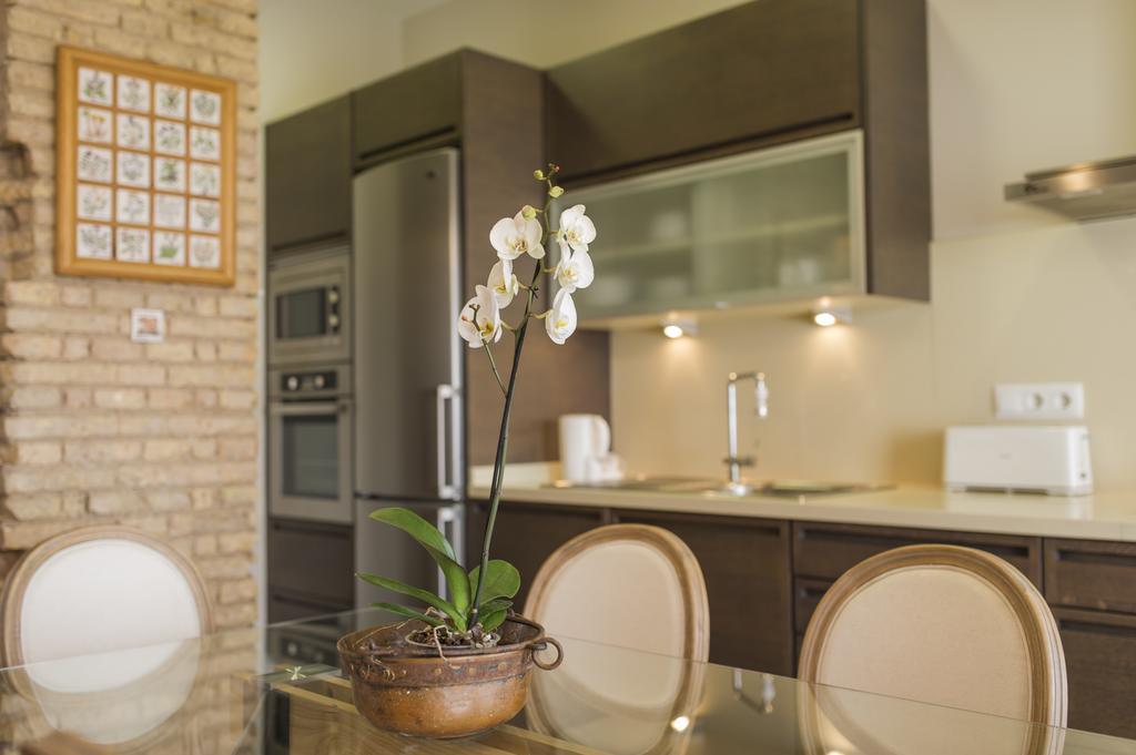 Sueca Apartment With Terrace Ruzafa Mid-Term Valencia Ngoại thất bức ảnh